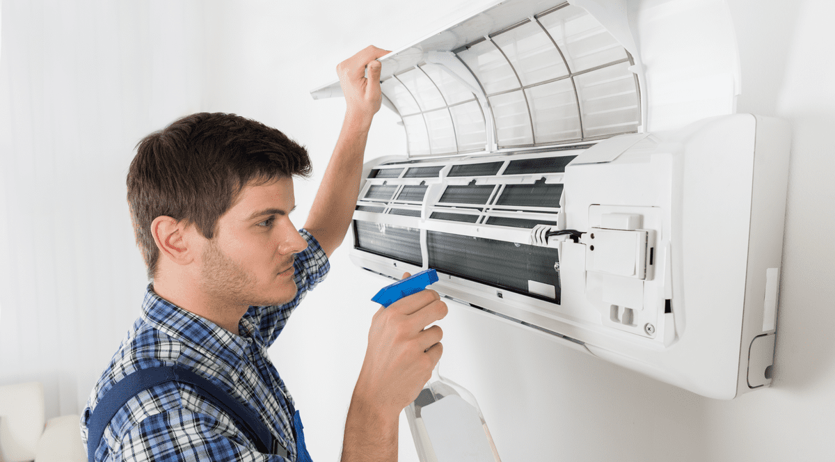 Cum cureti și dezinfectezi corect un aparat de aer condiționat.