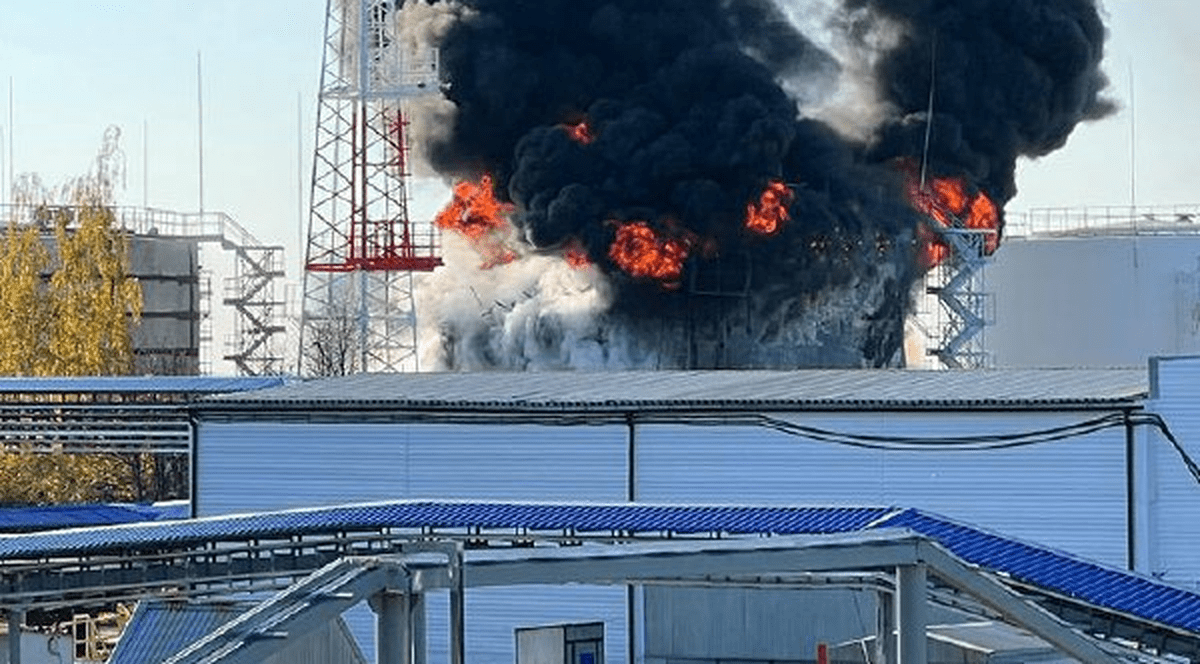 Incendiu la un depozit de petrol din regiunea rusă Belgorod. Guvernatorul local denunță un bombardament ucrainean