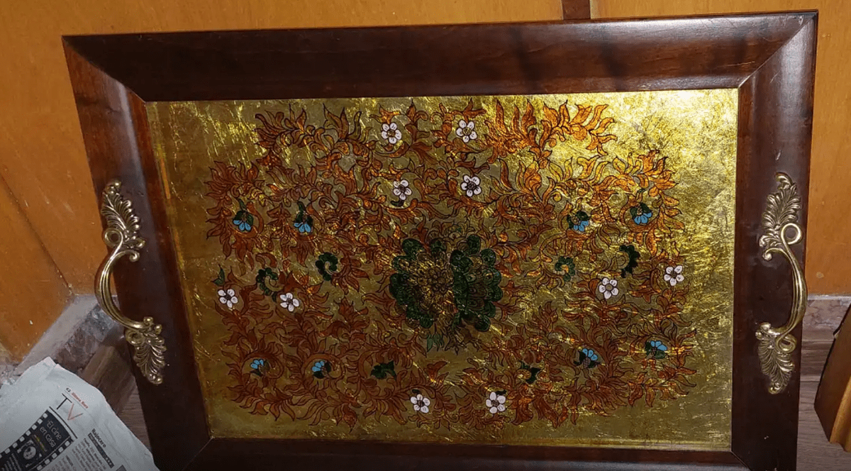 Obiecte de artă bănuite că fac parte din patrimoniul național, găsite de polițiști într-un autocar ce urma să iasă din țară pe la Vama Albița