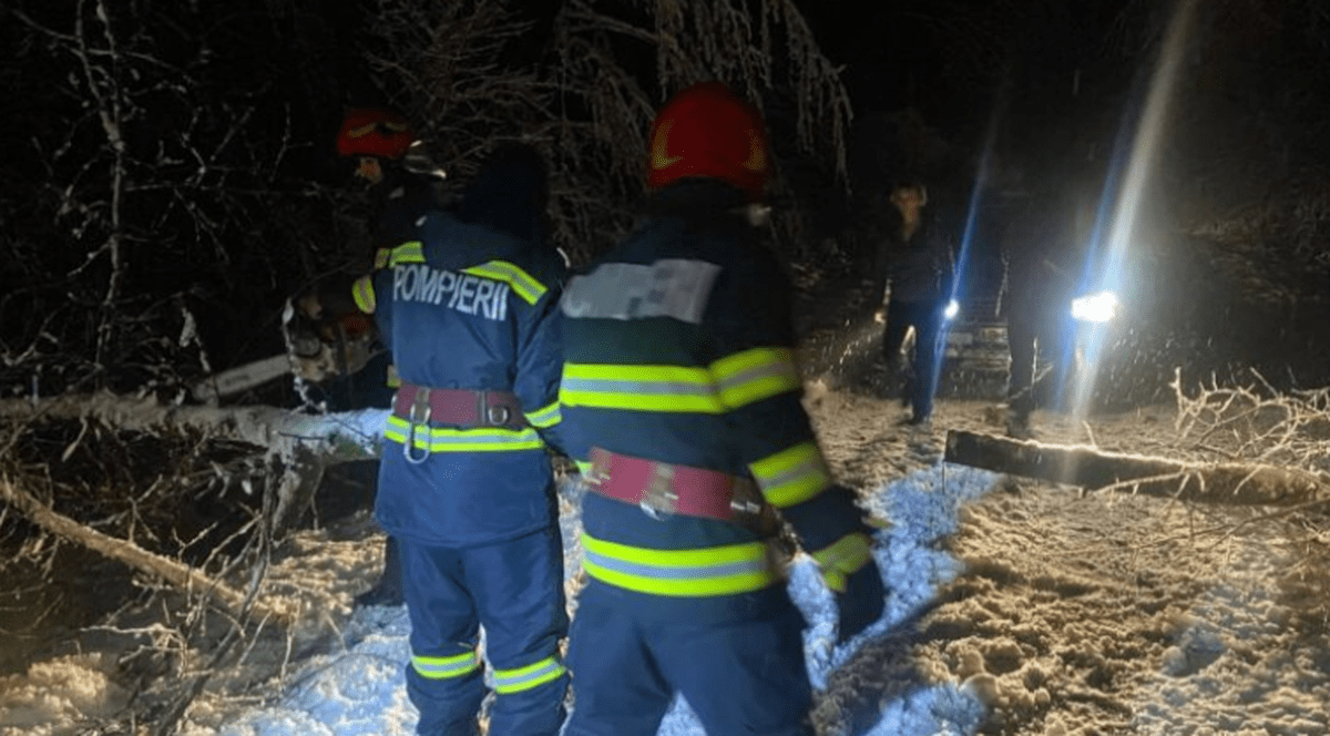 Pană majoră de curent în Argeș. 122 de localități din toată țara au rămas în beznă, după căderile masive de zăpadă