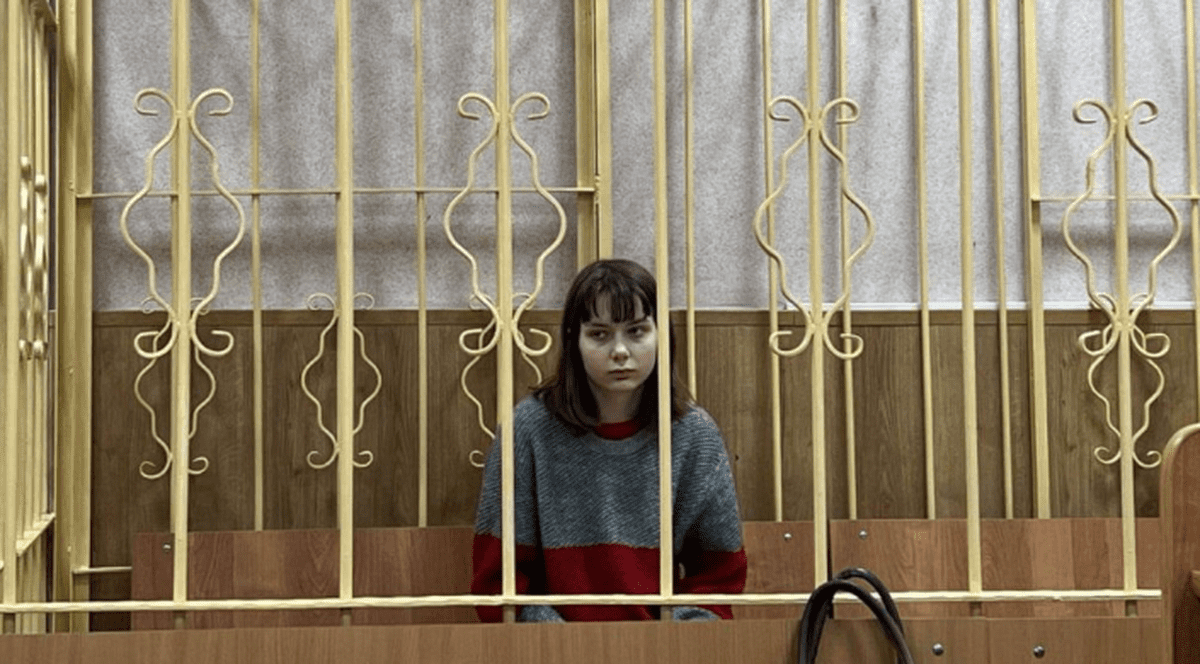 Adolescentă de 19 ani, închisă de regimul lui Putin pentru postări antirăzboi. Olesya, inclusă pe aceeași listă cu teroriști ISIS sau Al Qaeda