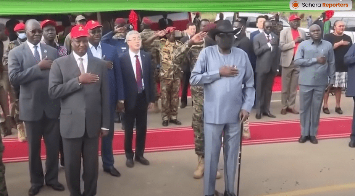 Șase jurnaliști din Sudan, arestați după ce au publicat imagini în care președintele pare că a făcut pe el la un eveniment public