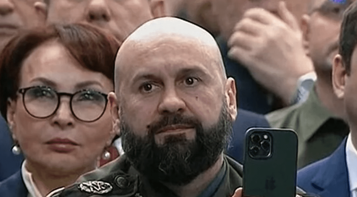 Bratislav Zivkovici, liderul grupării paramilitare sârbe Cetnicii, prezent la discursul lui Putin. De ce are mercenarul interdicție de a intra în România