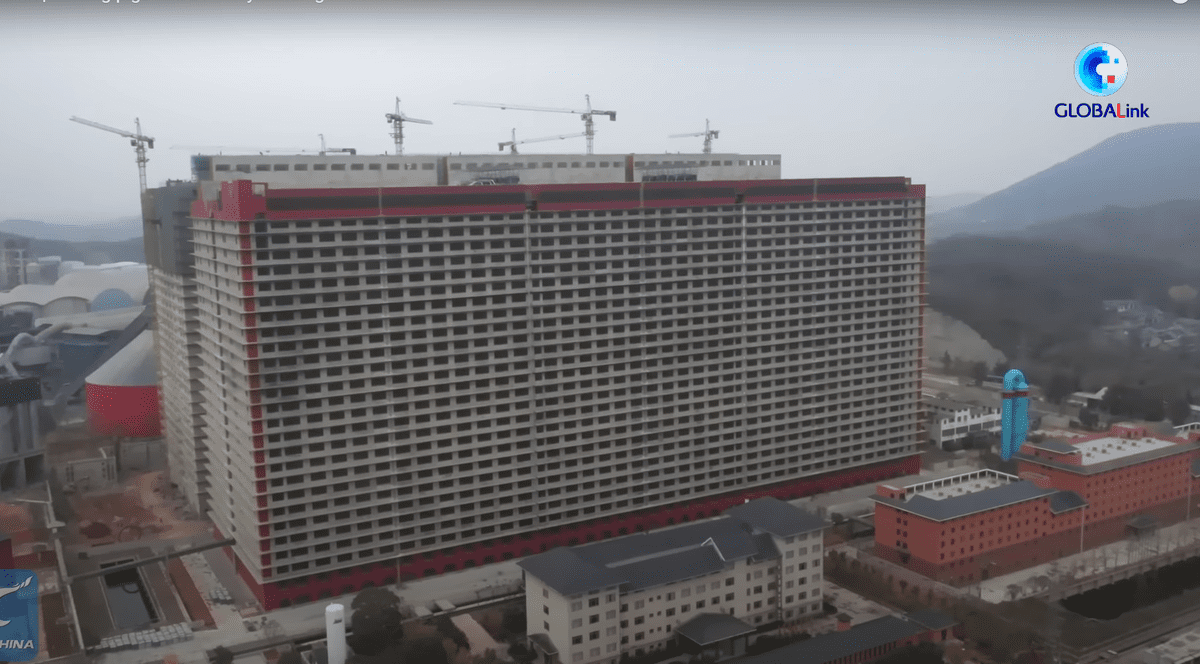 Ferme uriașe de porci, soluția Chinei pentru a crește producția de carne. Clădiri cu 26 de etaje vor găzdui 1,2 milioane de animale