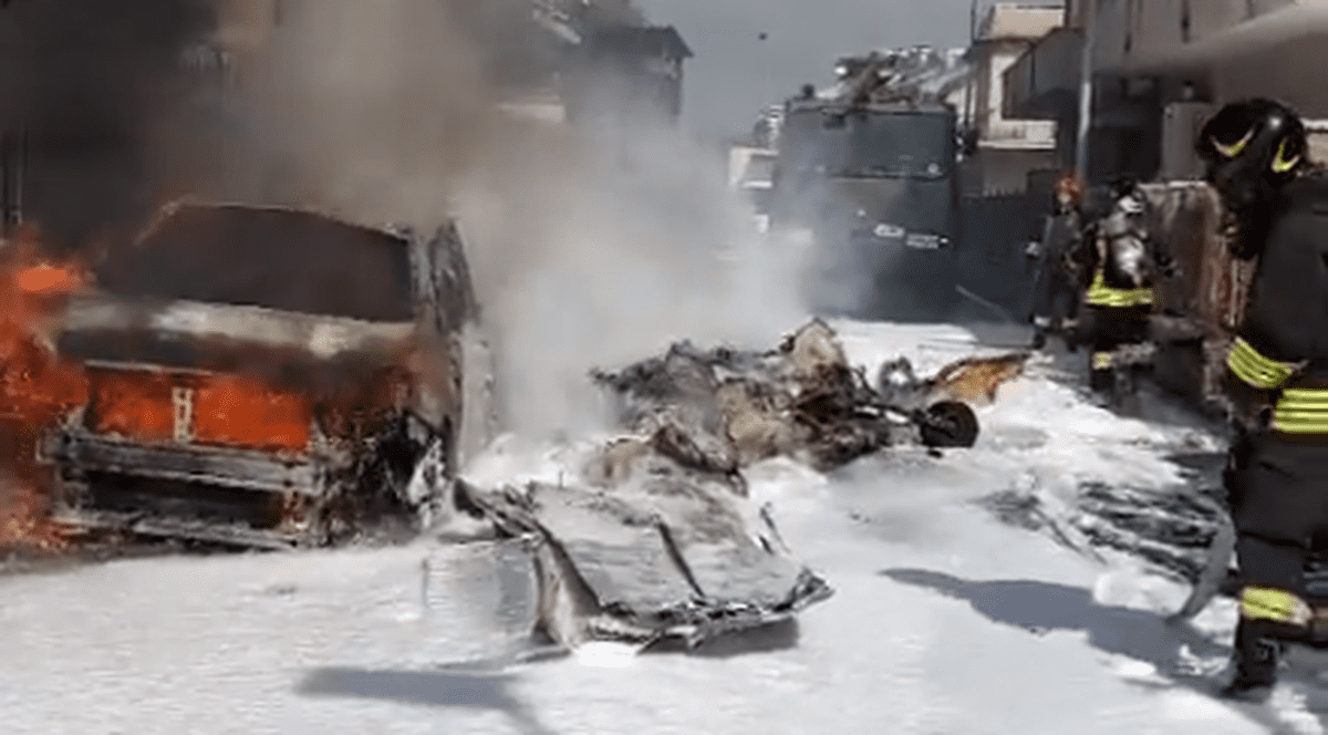 Două avioane militare s-au ciocnit în zbor, lângă Roma. Unul dintre ele s-a prăbușit într-o zonă de locuințe