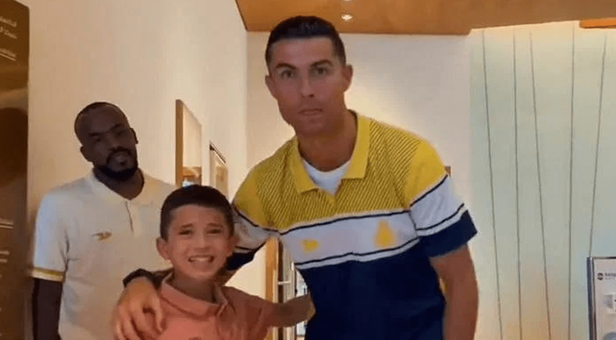 Un copil sirian de 10 ani care și-a pierdut tatăl în urma cutremurului s-a întâlnit cu idolul său: „Te iubesc, Cristiano”