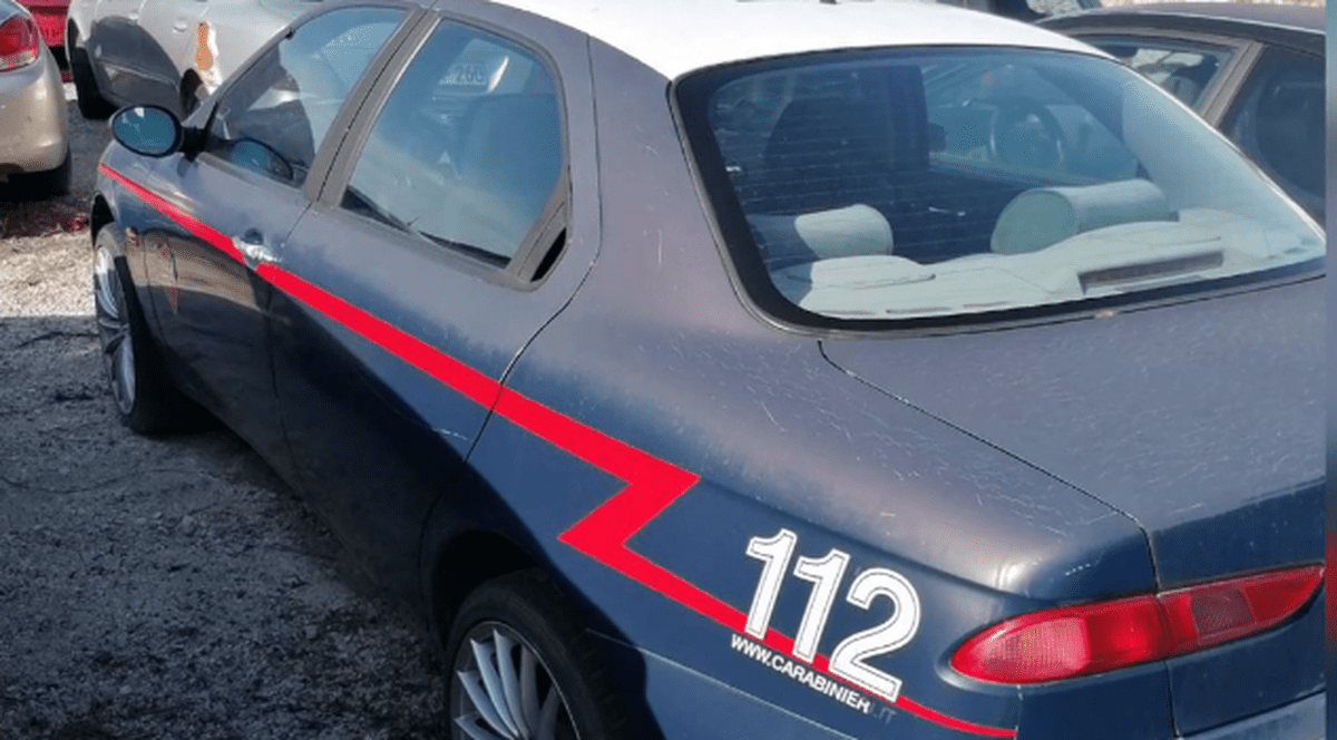 Un cuplu din Austria s-a trezit cu mașina confiscată, în Italia, din cauză că semăna cu a carabinierilor. Cei doi soți au primit și închisoare cu suspendare