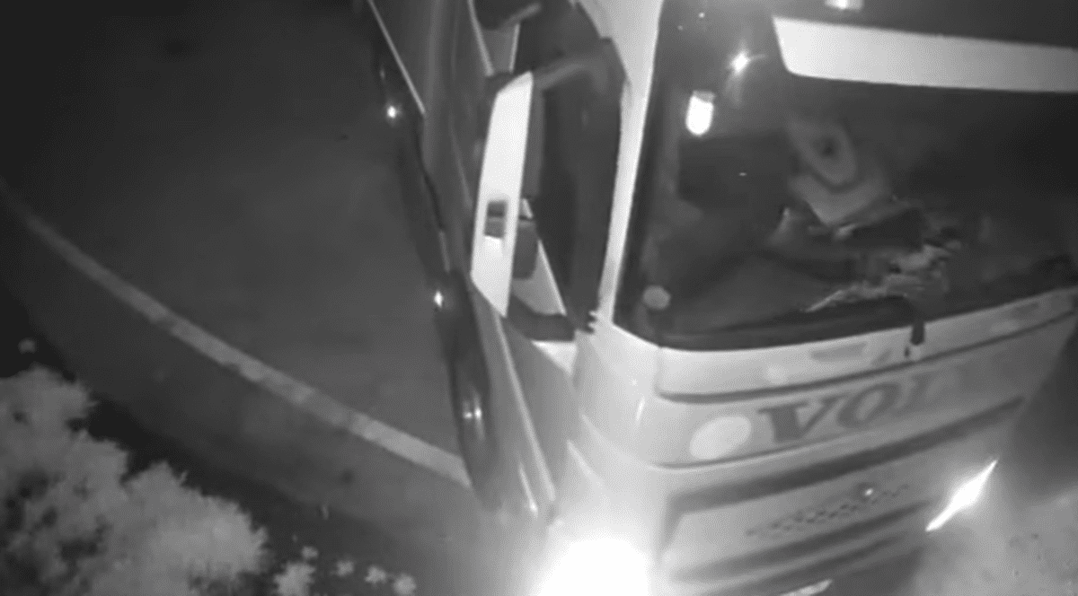 „Finalul neașteptat” în cazul șoferului de TIR care a furat o cameră de supraveghere dintr-o parcare și a fost surprins de aceasta