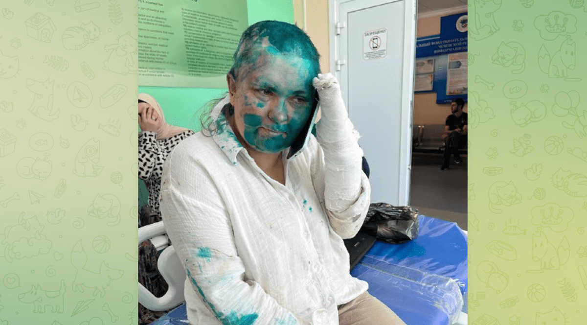 Noi detalii despre starea jurnalistei de la Novaia Gazeta bătută crunt în Cecenia. A ajuns într-un spital din Moscova