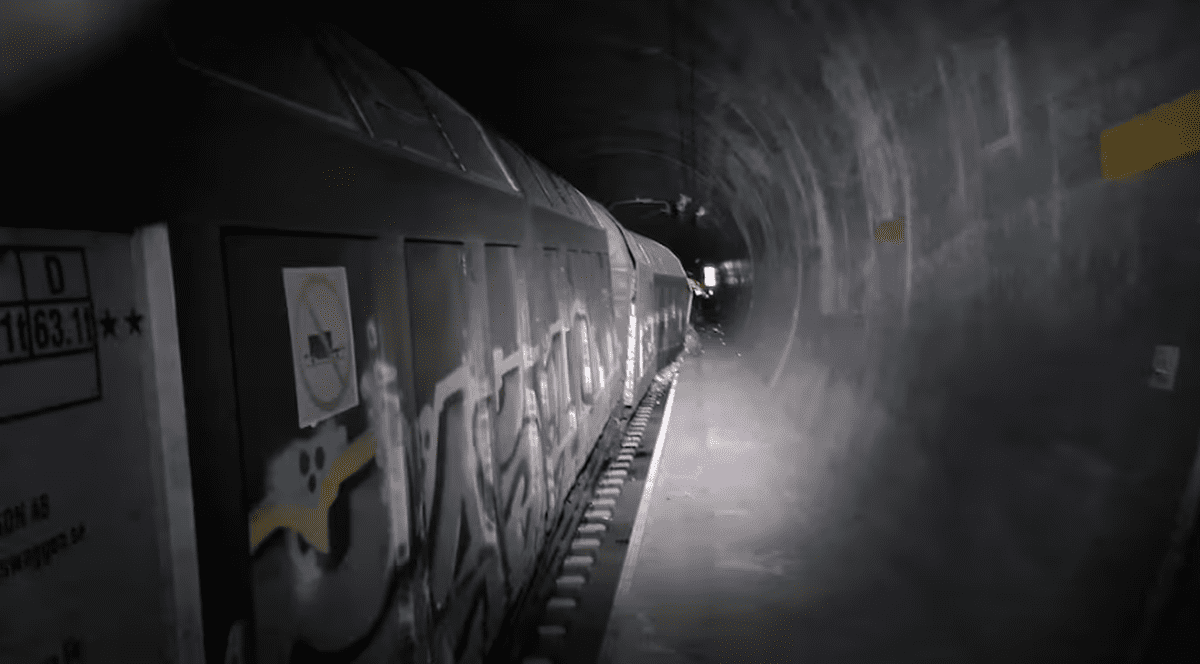 Un marfar a deraiat în tunelul Gotthard din Elveția. Traficul feroviar, restricționat până pe 16 august