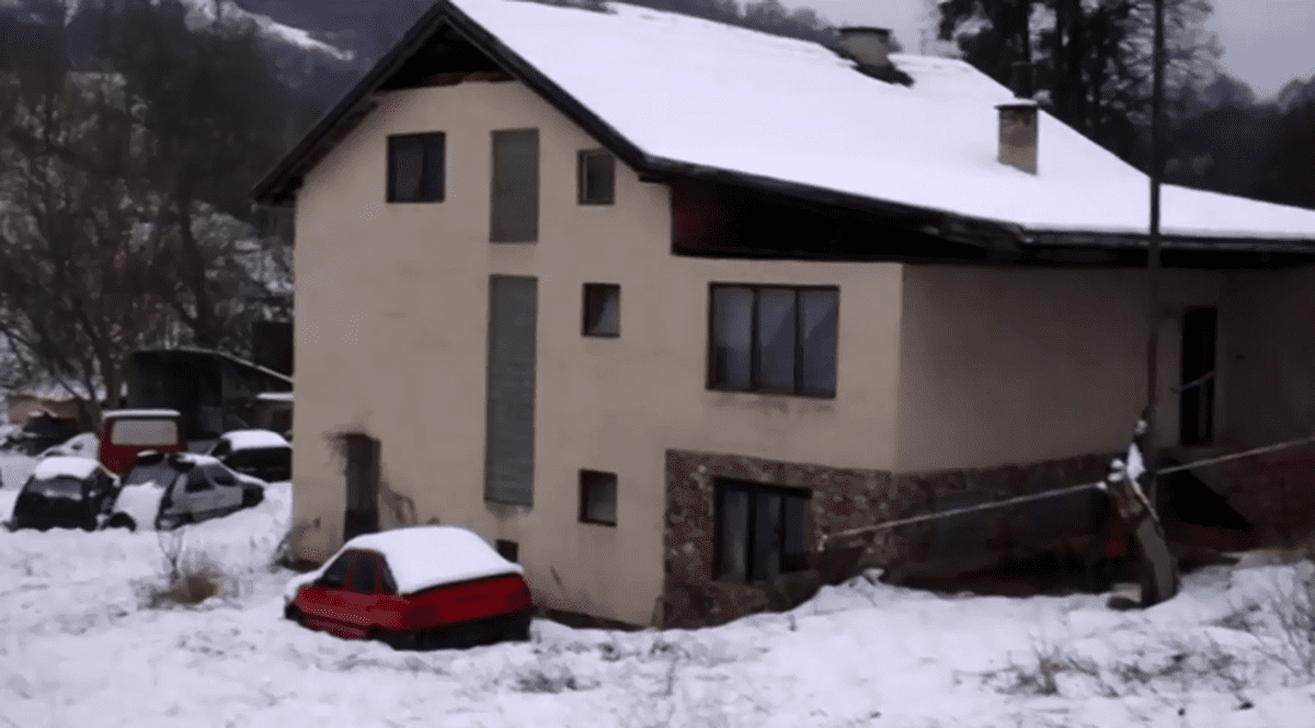 Suspectat că și-a ucis mama, a ascuns-o în subsolul casei și a continuat să-i ridice pensia timp de un an, în Slovacia. Cum a fost prins Peter