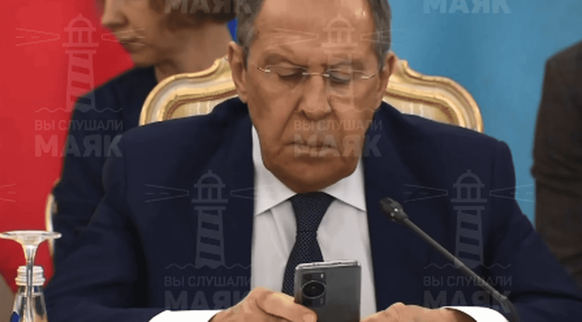 Serghei Lavrov și-a schimbat iPhone-ul cu un smartphone chinezesc: „E mai sigur din punct de vedere al protecției”
