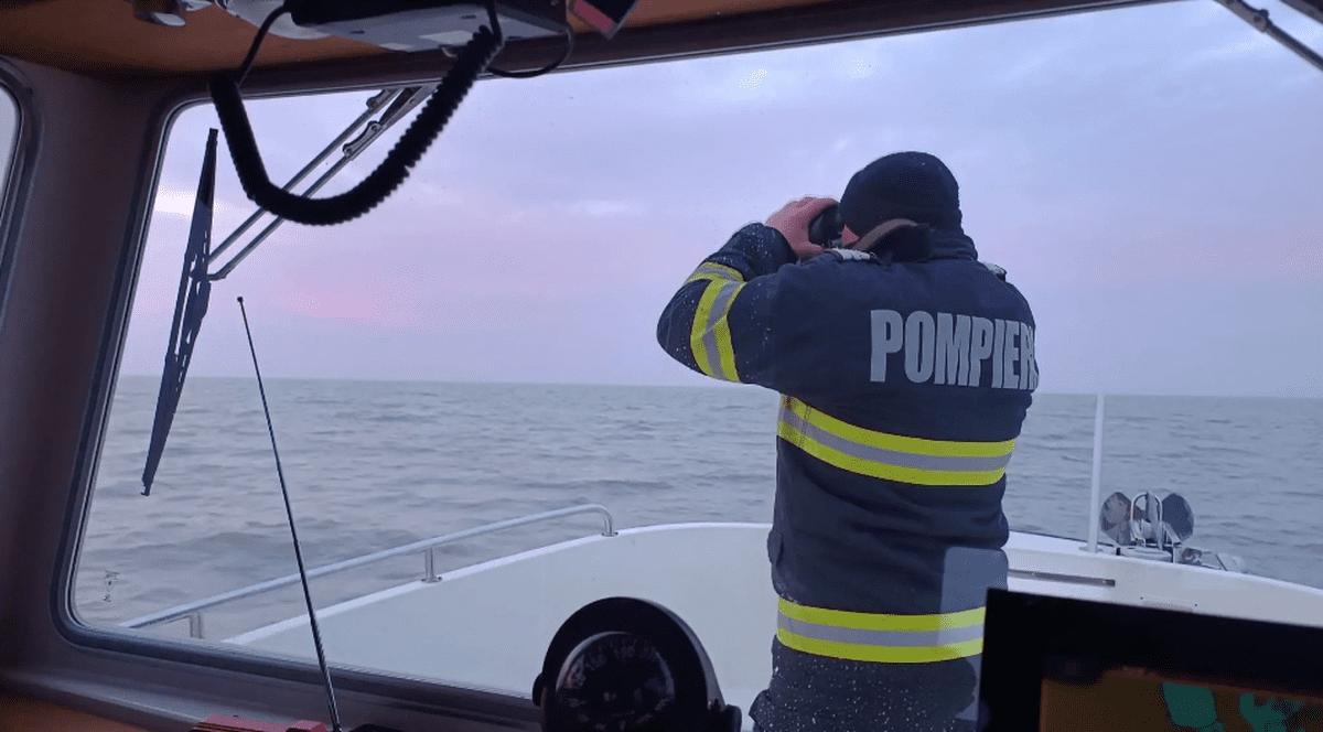 Doi tineri au fost dați dispăruți, după ce au plecat la pescuit pe lacul Razelm. Trupul unuia dintre băieți a fost găsit de localnici pe mal