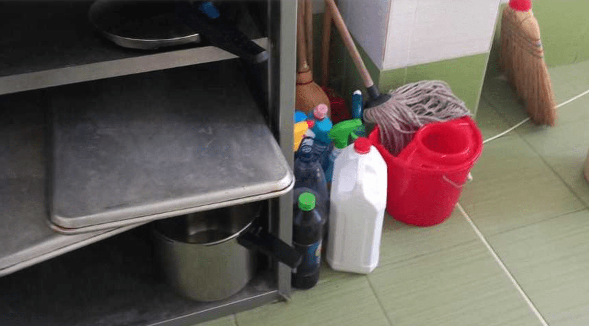 Produse expirate și excremente de şoareci la cantina unui liceu din Timișoara. Inspectorii ANPC au închis-o și amendat-o