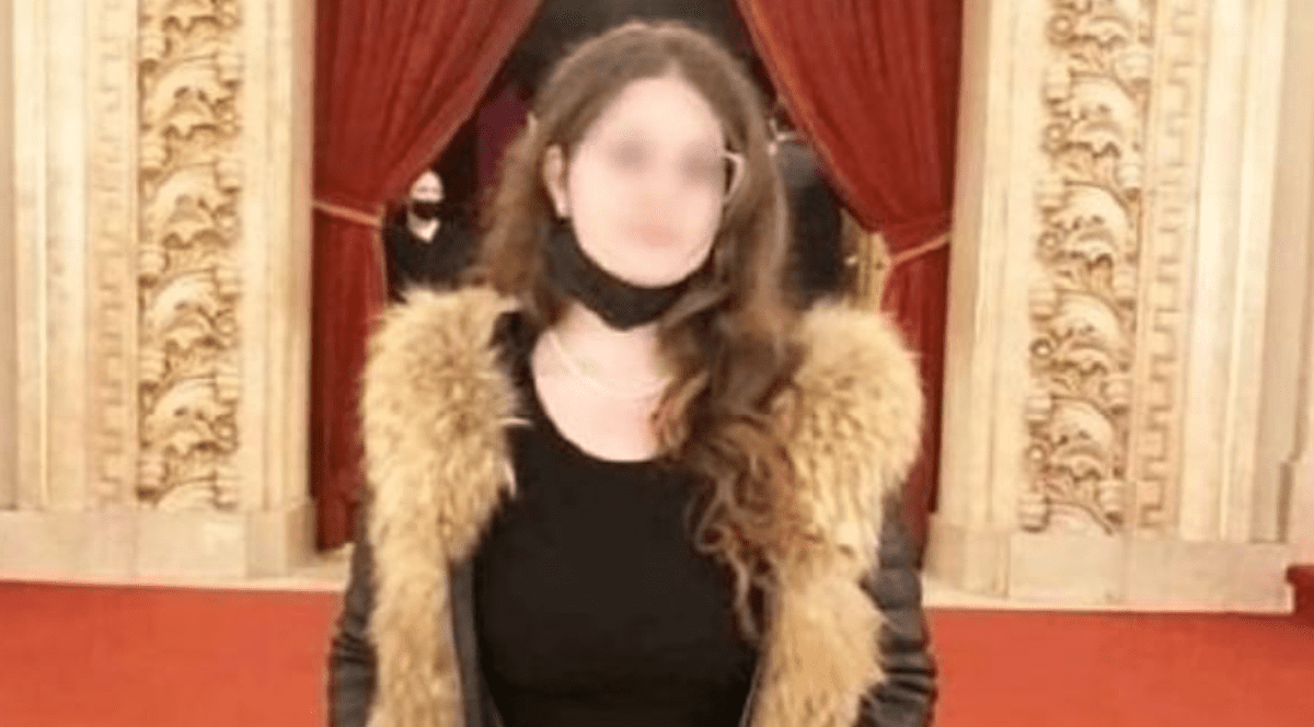 Trei tineri, trimiși în judecată în cazul elevei de 16 ani care a murit după ce a consumat droguri de tip cristal, în Piatra Neamţ