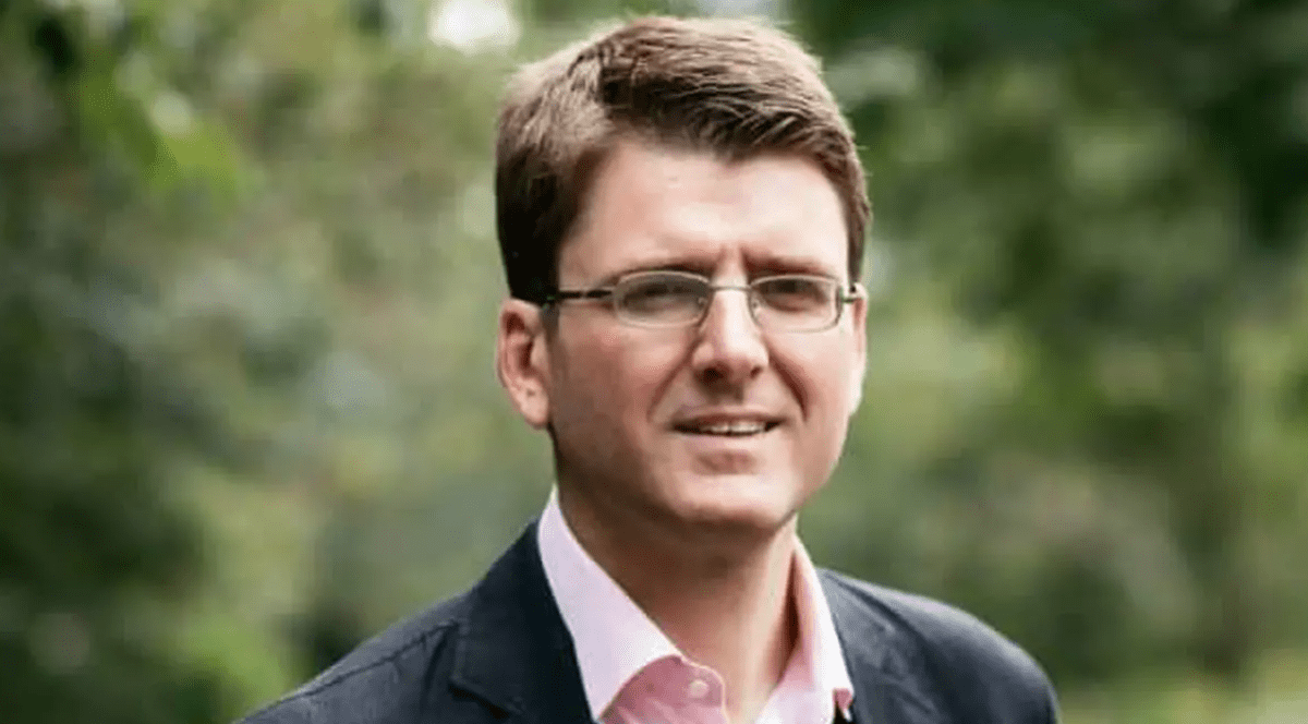 Curtea de Apel Bucureşti a revocat definitiv mandatul european de arestare emis pe numele lui Alexander Adamescu. Pentru ce fusese trimis în judecată