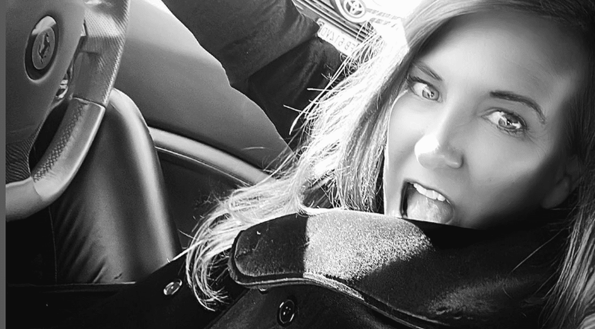 „Sunt împărăteasa Casei Glodeni”. O femeie care frecventa înalta societate din Roma, prinsă că circula cu mașini neînmatriculate, cu numere false, riscă amenzi de 100.000 de euro