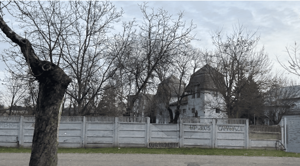 Clădire de birouri pe locul ștrandului Municipal din Cluj-Napoca, după ce primăria a pierdut procesul cu fostul proprietar, iar terenul a fost vândut