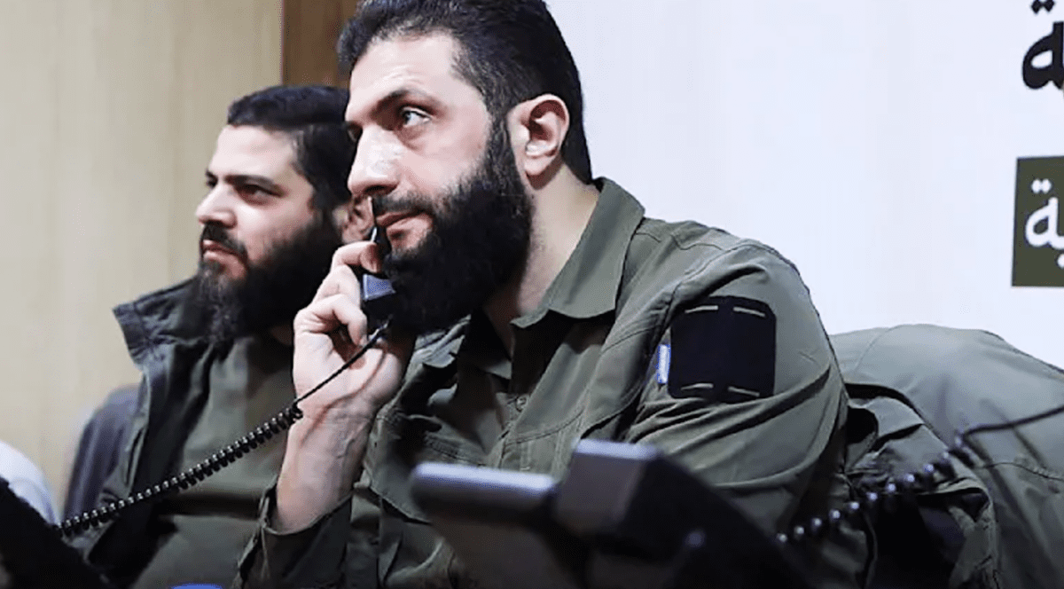 El e omul „în fața căruia Assad tremură”. Abu Muhammad al-Jaulani conduce ofensiva rebelilor în Siria și SUA oferă 10 milioane de dolari recompensă pentru prinderea lui