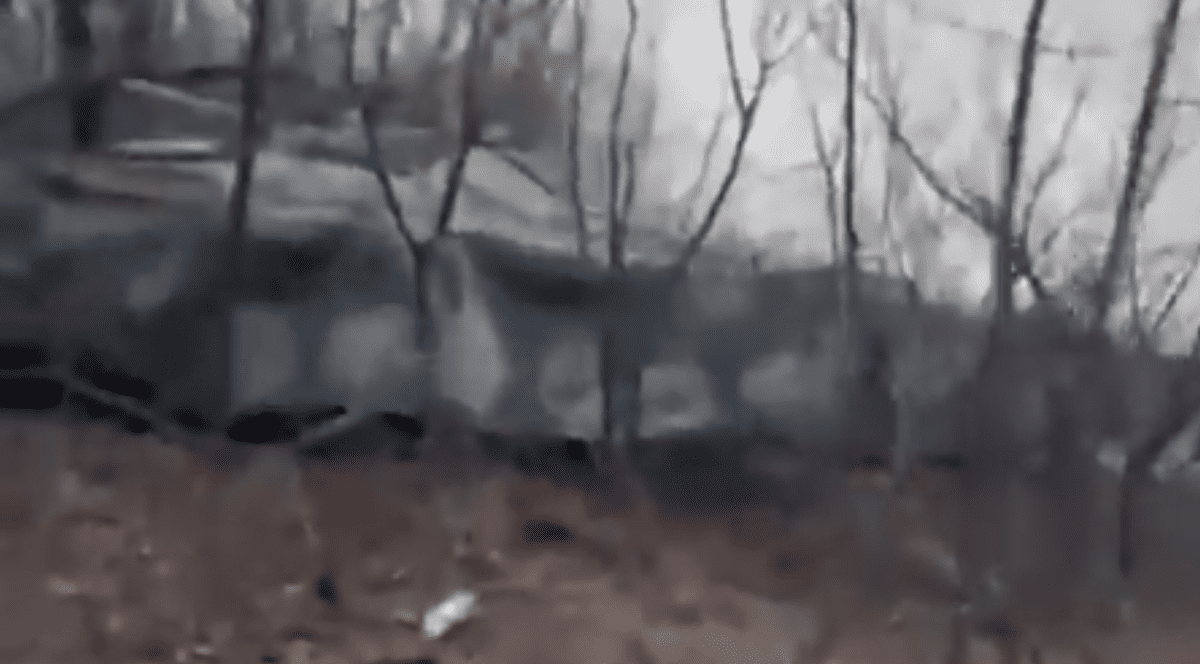 Soldații lui Putin au crezut că au distrus un tac ucrainean. Foto Captură video X/WarTranslated