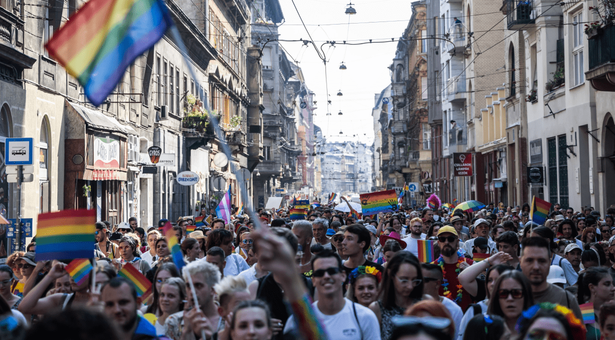 Guvernul maghiar vrea să interzică marșul Pride din Budapesta din acest an. Poliția va putea folosi recunoașterea facială pentru a-i identifica pe participanți