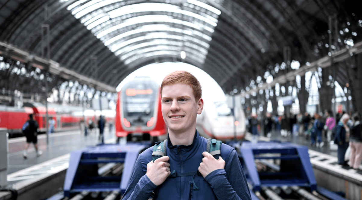 Adolescentul care a renunțat la apartament pentru a trăi în trenuri timp de doi ani își împărtășește experiența