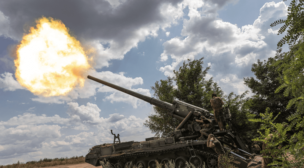 Patru militari ucraineni deschid focul cu un autotun asupra pozițiilor inamice, mai 2025