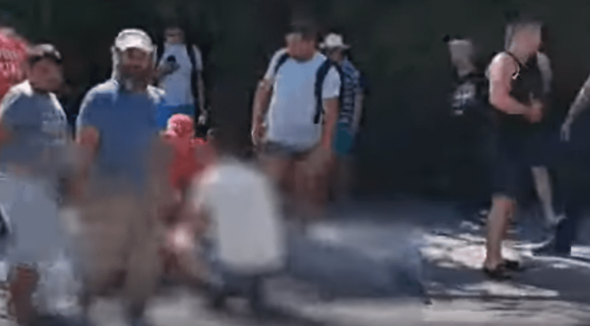 Șoferul a fost bătut în plină stradă. Foto Captură video