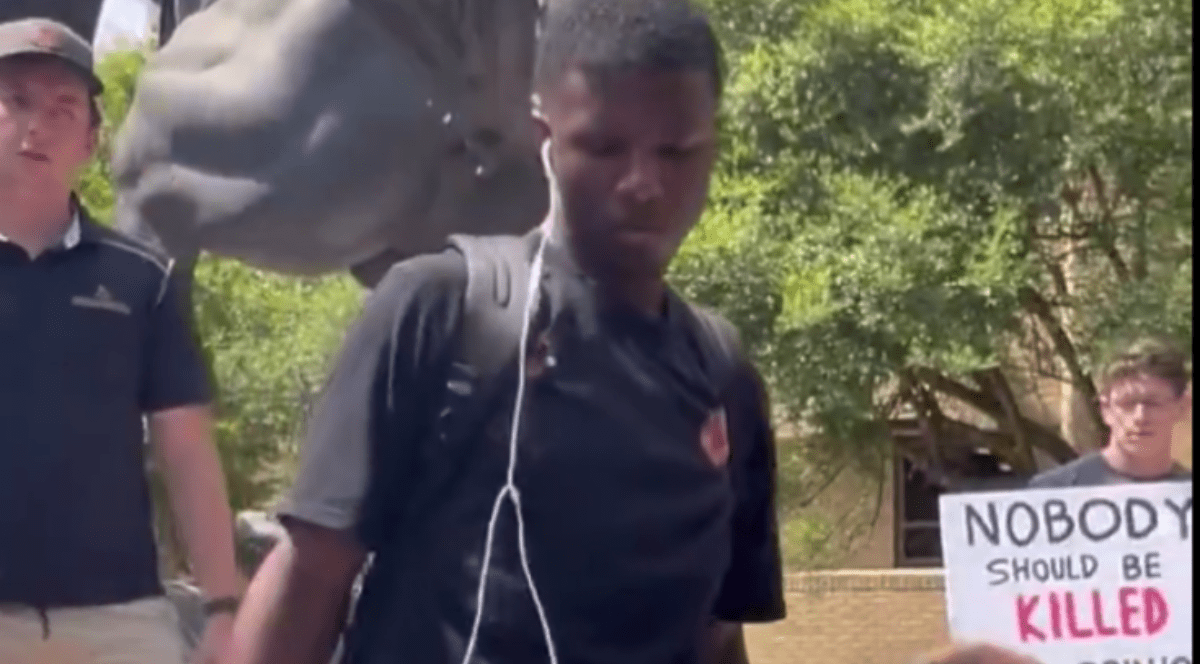 Studentul a fost exmatriculat. Foto Captură video X