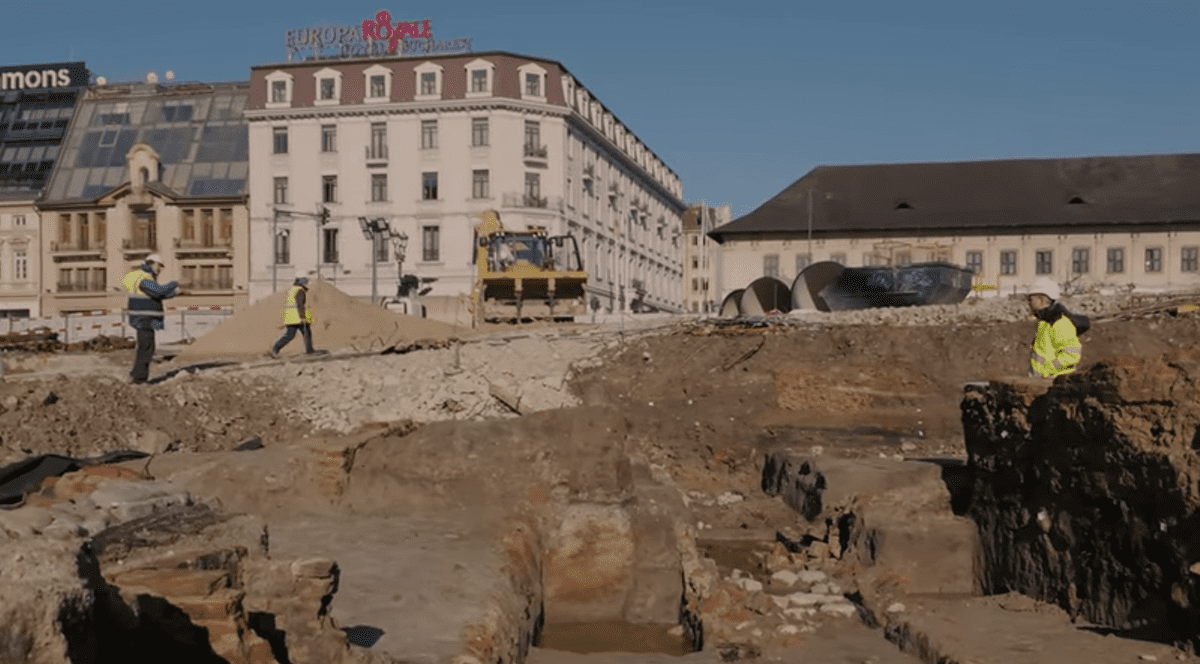 Vestigii importante, descoperite sub Piața Unirii.