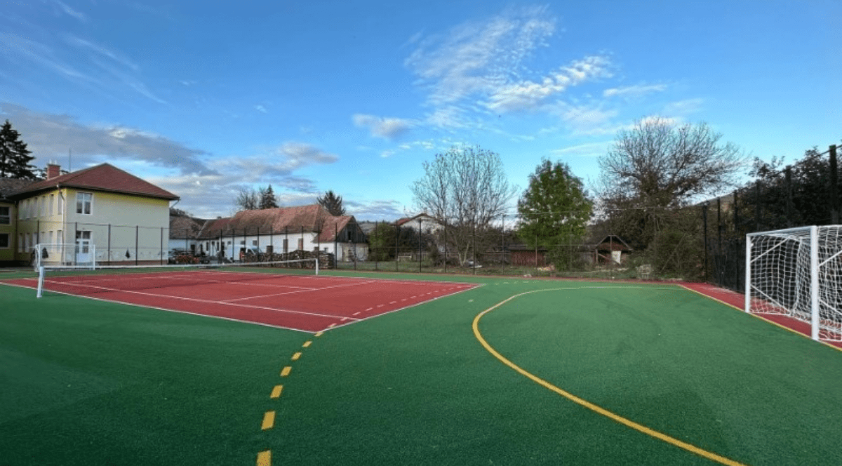 Vrei terenuri de sport durabile? Iată de ce tot mai mulți oameni aleg Sport Makers