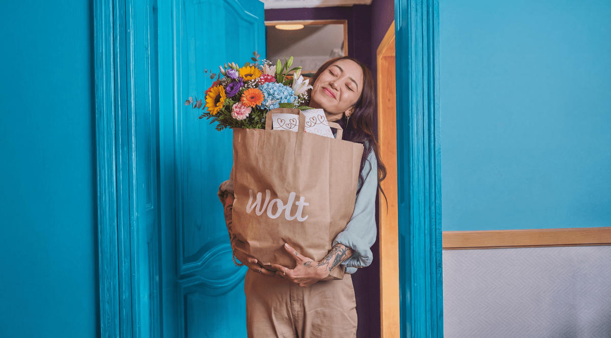 Wolt aduce primăvara la ușă: reduceri de până la 20% pentru 1 și 8 Martie