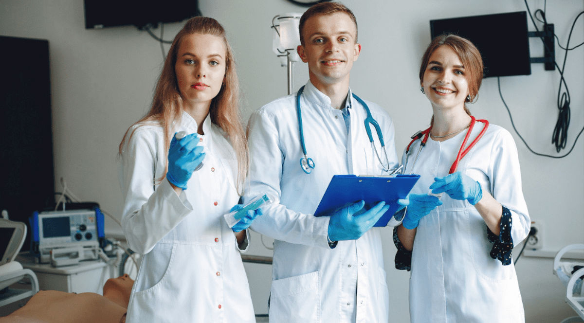 De la spital de stat la cabinet privat: cum se schimbă responsabilitatea costurilor pentru personalul medical