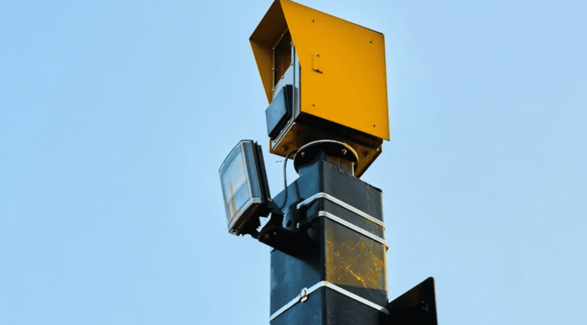 Camerele utilizează un radar de imagine 4D avansat
