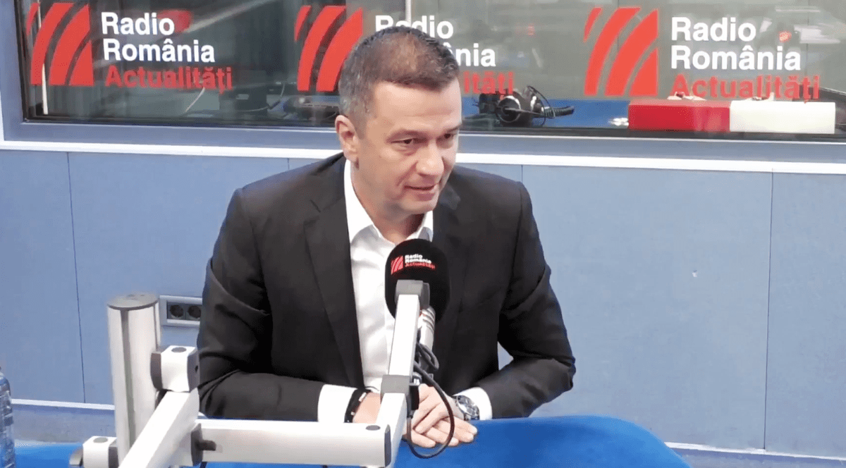Sorin Grindeanu acordă un interviu la un post de radio