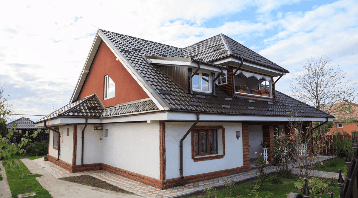 7 mituri despre țiglă care îi fac pe români să cheltuiască inutil la renovarea acoperișului și cum sare Bilka în ajutor