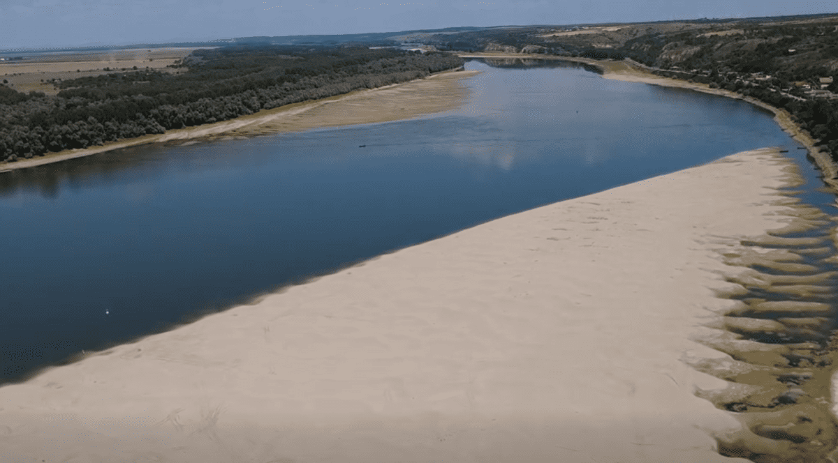 Semnal de alarmă la intrarea în țară Dunărea se prăbușește sub un minim istoric vechi de peste două decenii. Sursă foto: captură video/ Facebook /Apele Române.