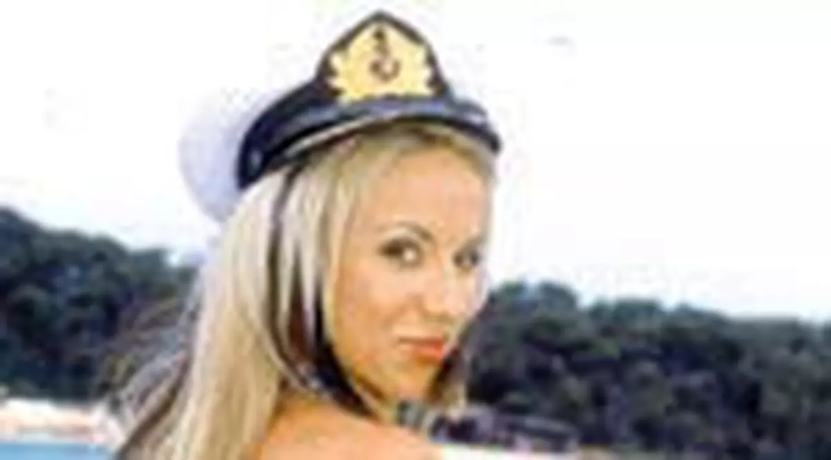 Rocsana Marcu a pariat 200 de euro la curse de cai