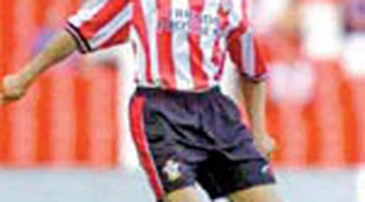 Petrescu devine 'sfant', Moldovan preia Sportul