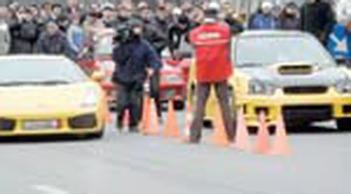 Masinile de curse, 'forjate' la Parlament