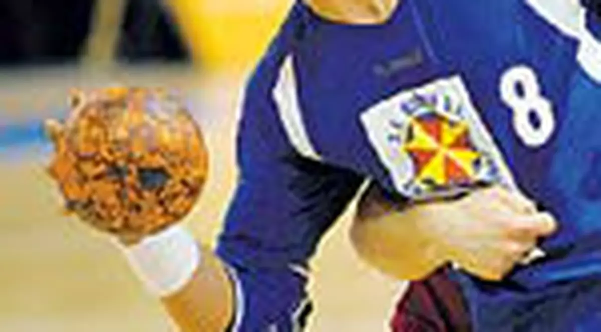 Handbalistii se pot califica azi in play-off