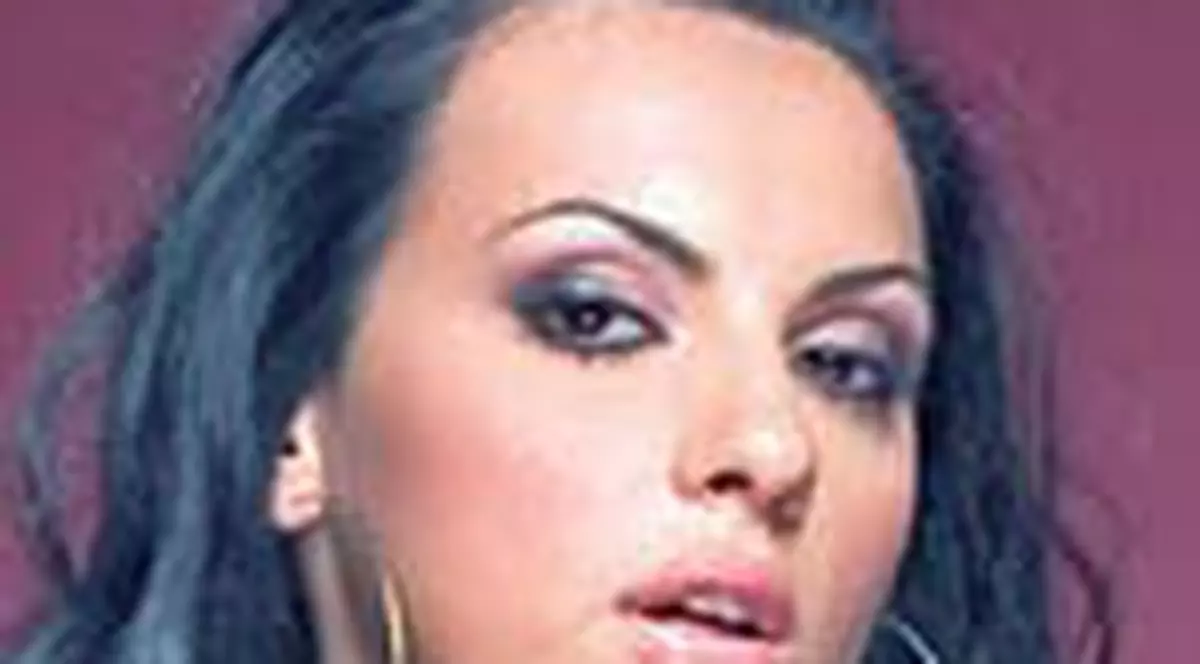 Lavinia si-a lansat noul album intr-un grajd din Austria