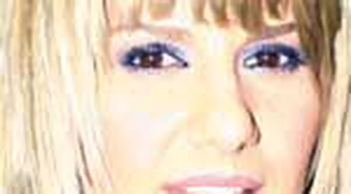 Luminita Anghel: 'In 2002 mi s-a lipit mana de microfon'