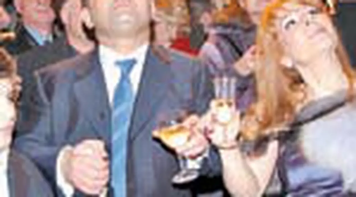 Vanghelie si-a platit foarte bine artistii