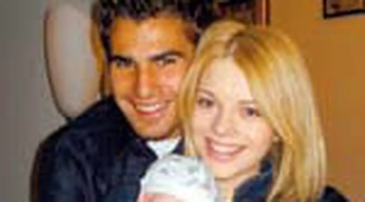 'Mutu nu si-a vazut copilul de luni bune'