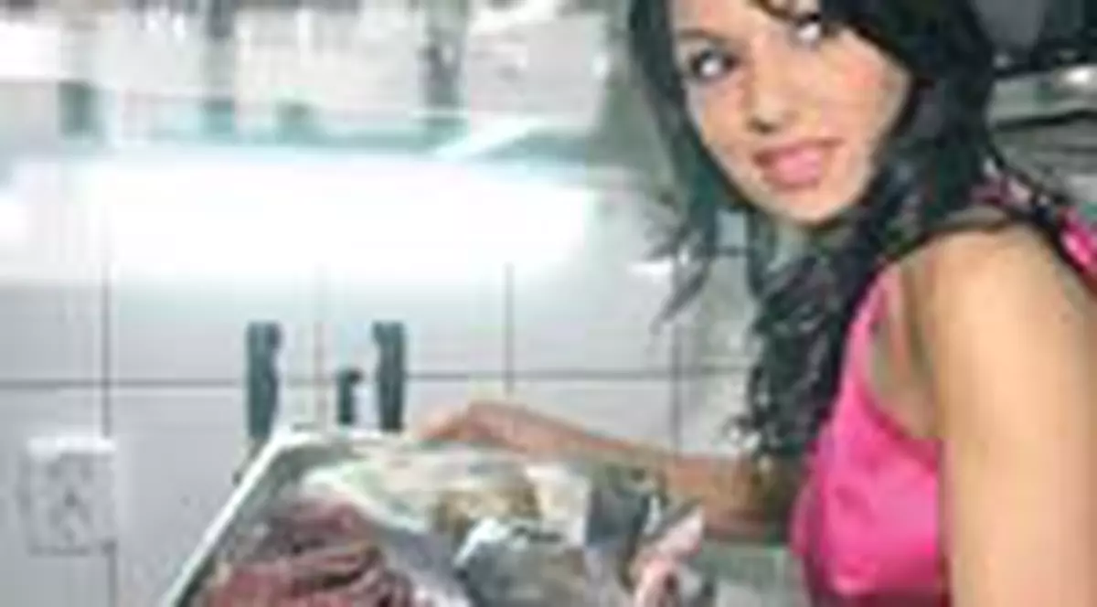 PREPARA FRUCTE DE MARE SI PUI CU UNT DE ARAHIDE