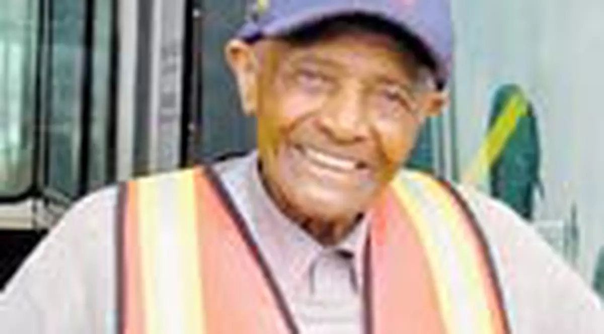 S-a pensionat la 100 de ani