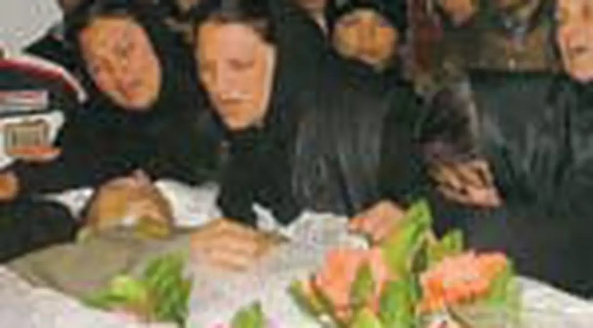 Tot satul la groapa celui care a provocat tragedia