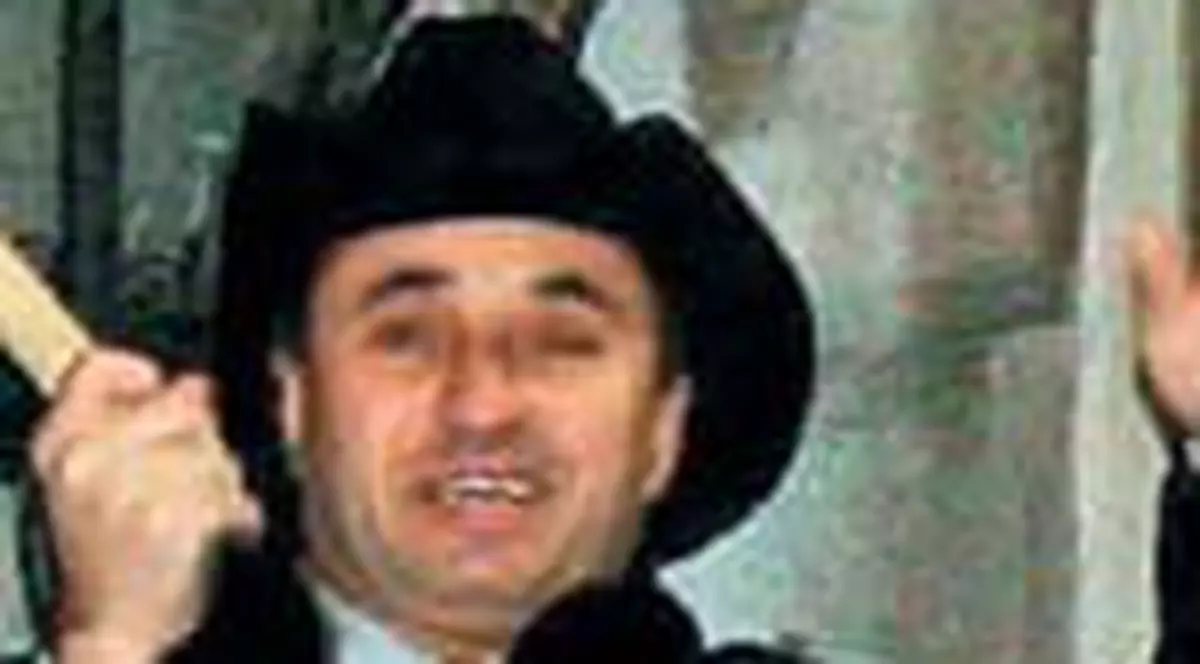 Anghelescu s-a spanzurat de o teava din boxa goala