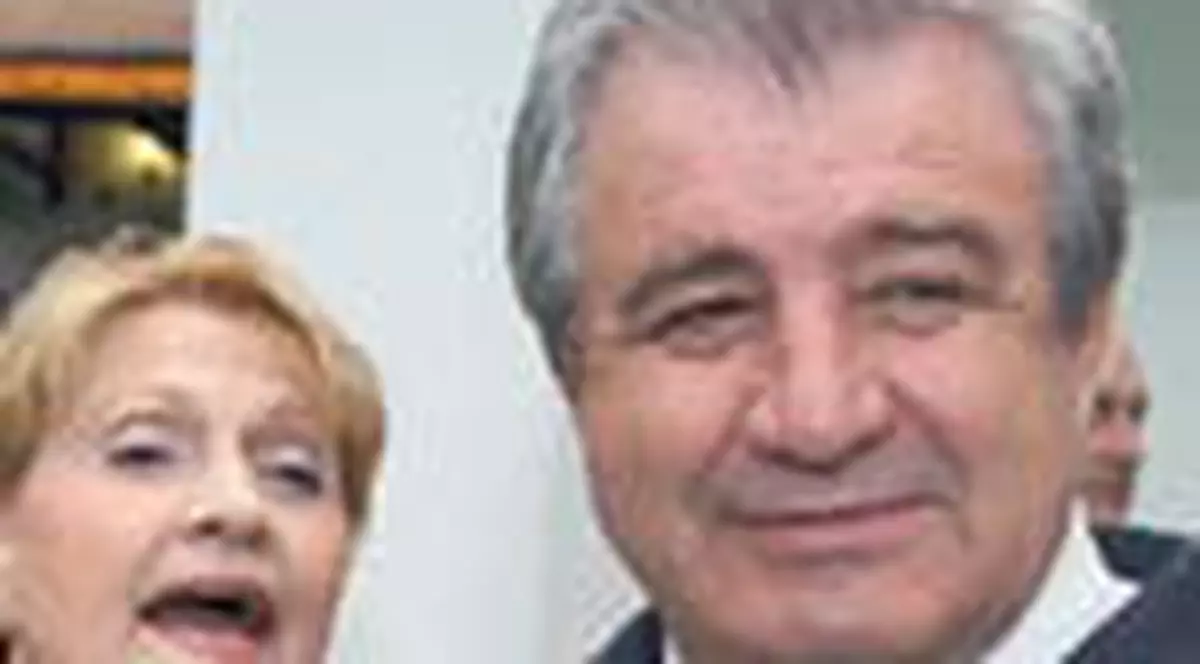 Sinucideri aproape identice